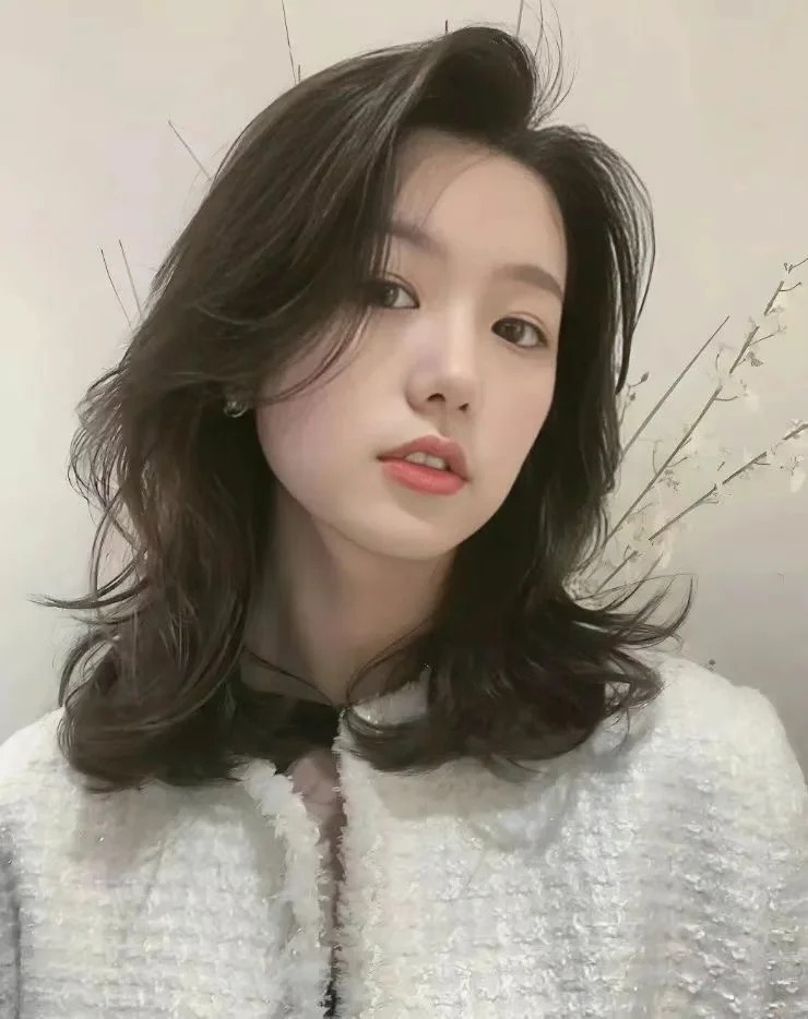 齐肩发型烫发、7分妩媚张扬、3分性感入骨 1 布达佩斯～千变造型阳小剪～ 来自小红书网页版